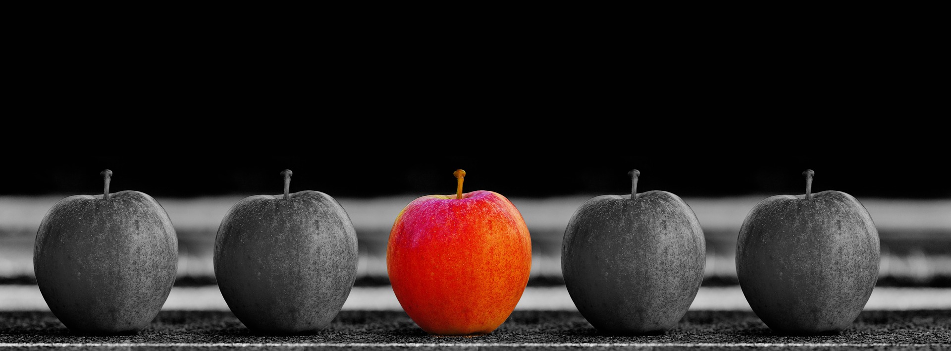 How To Get The Most from Advertising on Facebook - apples in a row